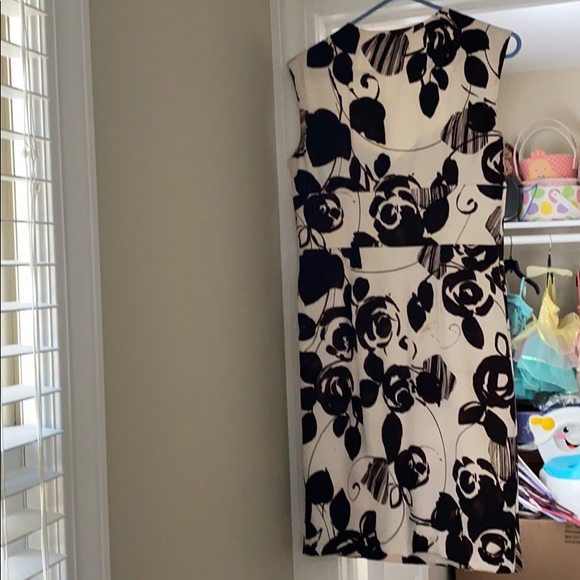 Fun floral dress! - Picture 2 of 2